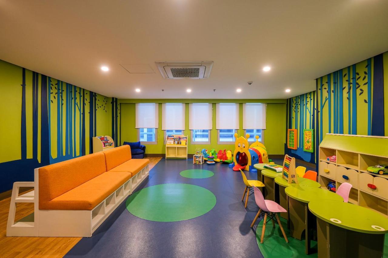 Cityscape View 2Br In Uptown Bgc W 200Mbps Wifi Тагуиг Екстериор снимка