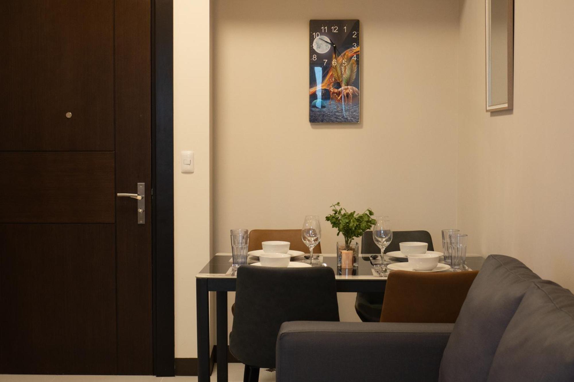 Cityscape View 2Br In Uptown Bgc W 200Mbps Wifi Тагуиг Екстериор снимка