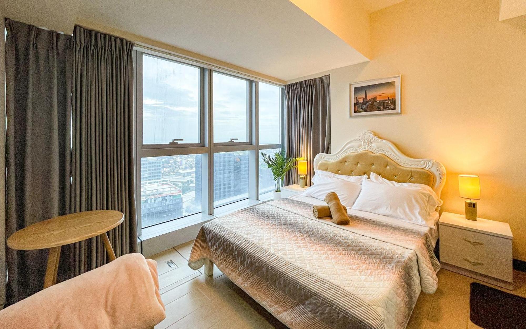 Cityscape View 2Br In Uptown Bgc W 200Mbps Wifi Тагуиг Екстериор снимка